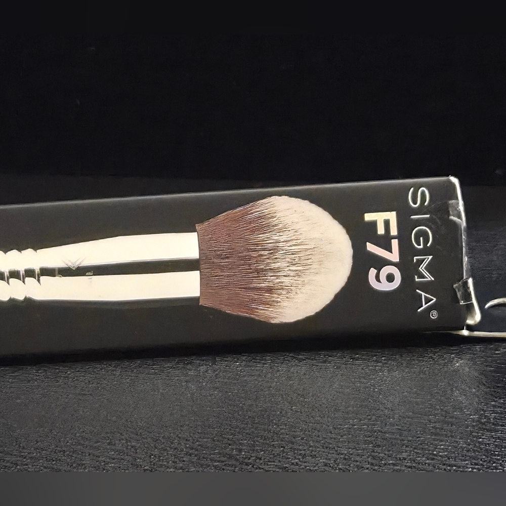 🎁Sigma F79 Kabuki Makeup Brush with Long Handle